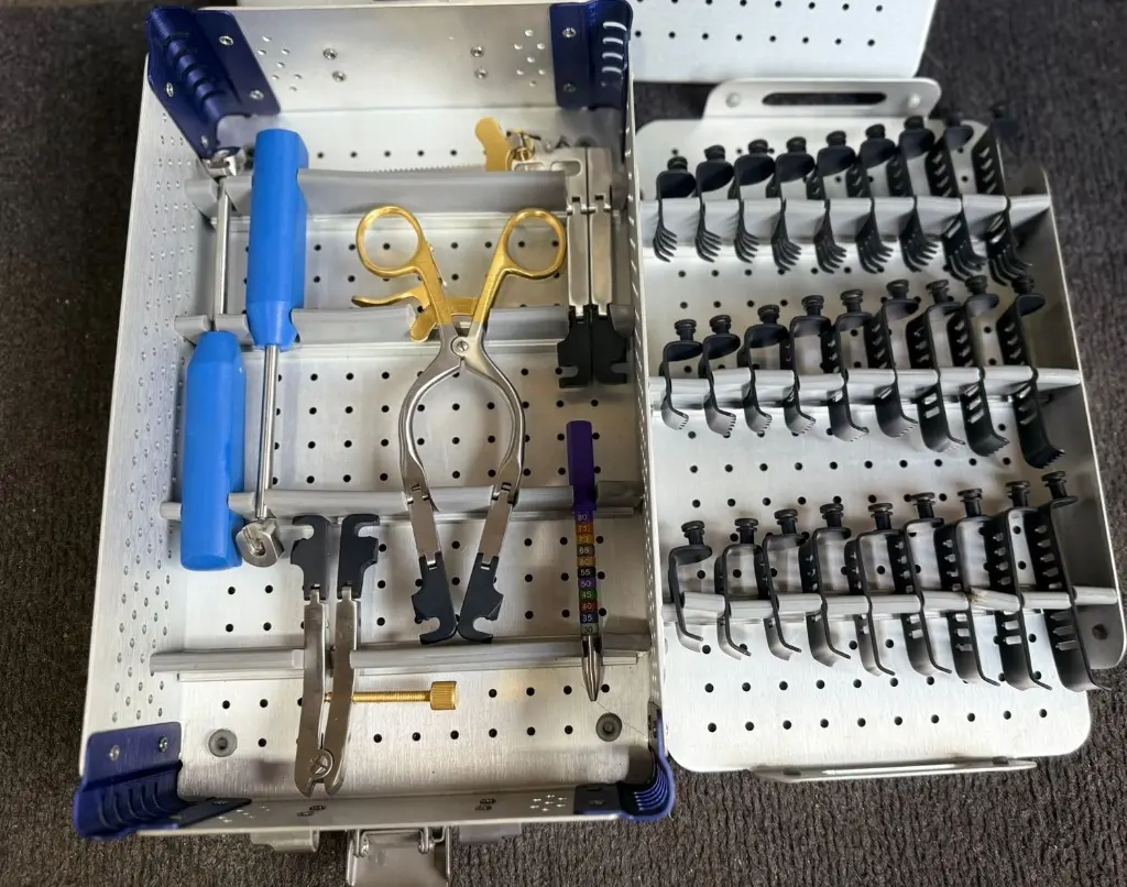 Cervical Retractor Spine Cervical Retractor Set Orthopedic Surgical Instruments 2.webp